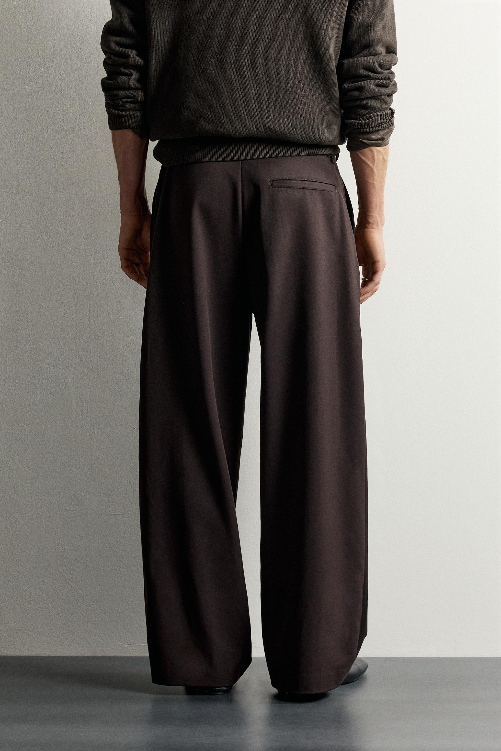 PANTALON COUPE DÉCONTRACTÉE À PLIS